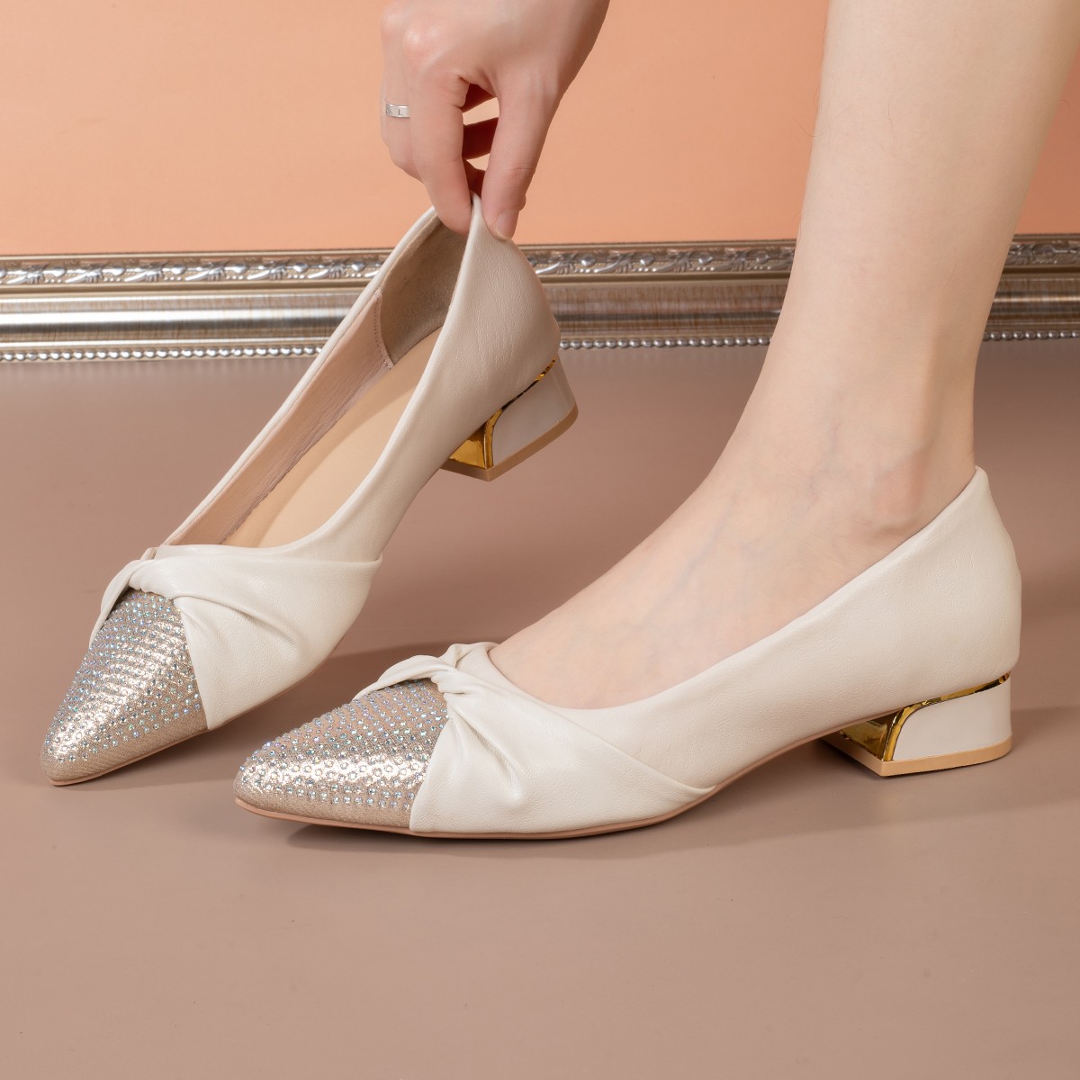 Kadınlar için taşlı sivri buru - Dress Shoe Pointed incelemesi ve fiyatı